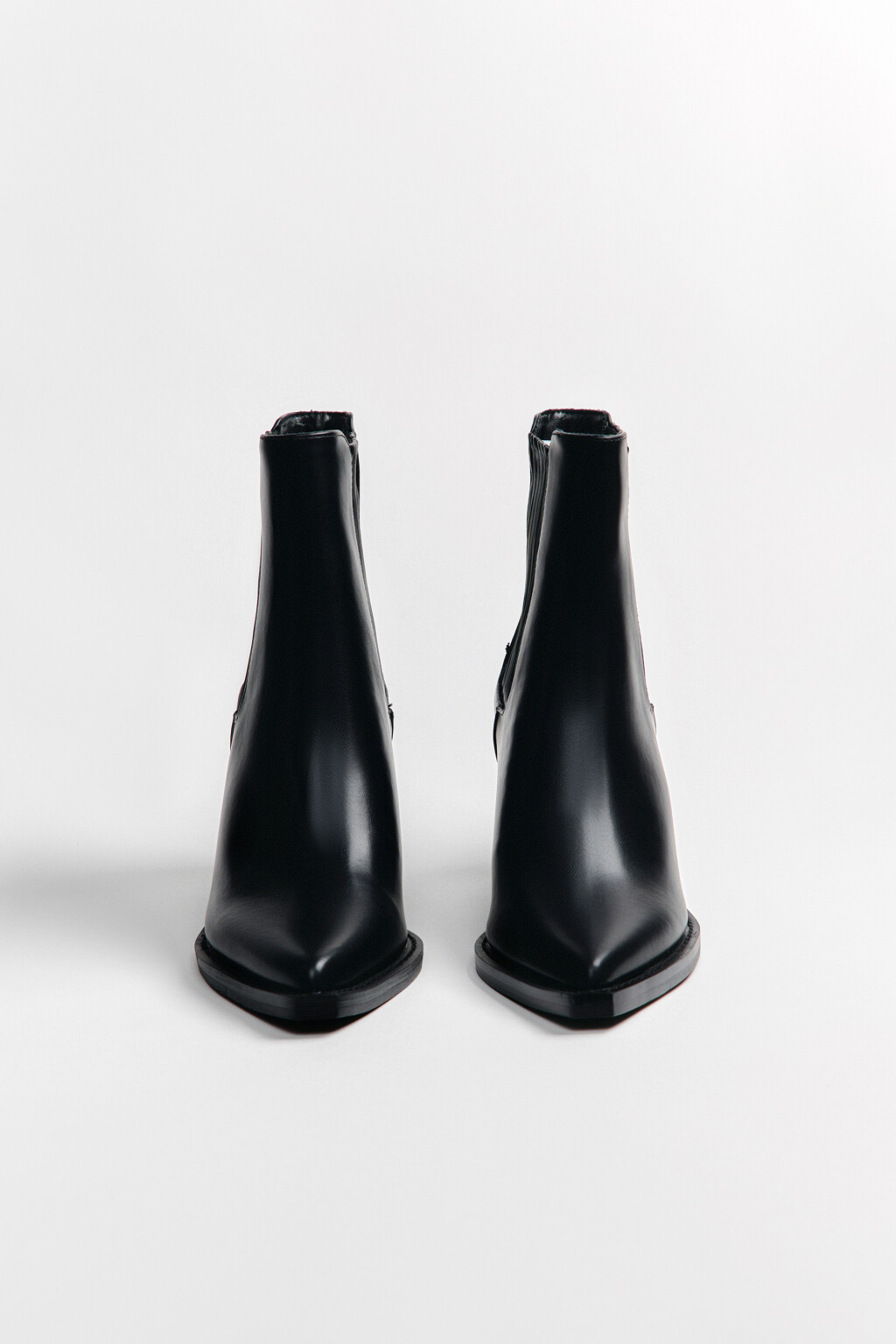 Ботинки с острым мысом и скошенным каблуком - цвет черный - 7