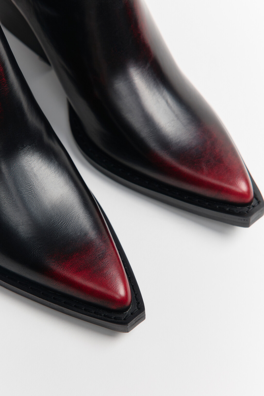 Ботинки с острым мысом и скошенным каблуком - цвет бордовый - 10