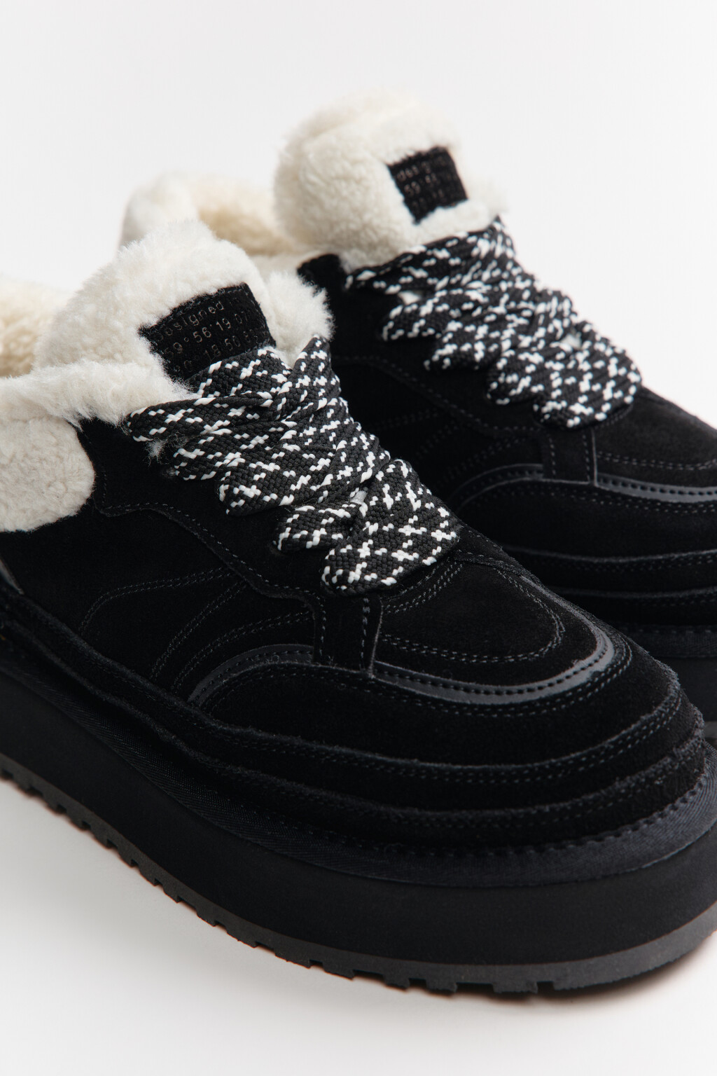 Ботинки замшевые с меховой отделкой - цвет черный - 9