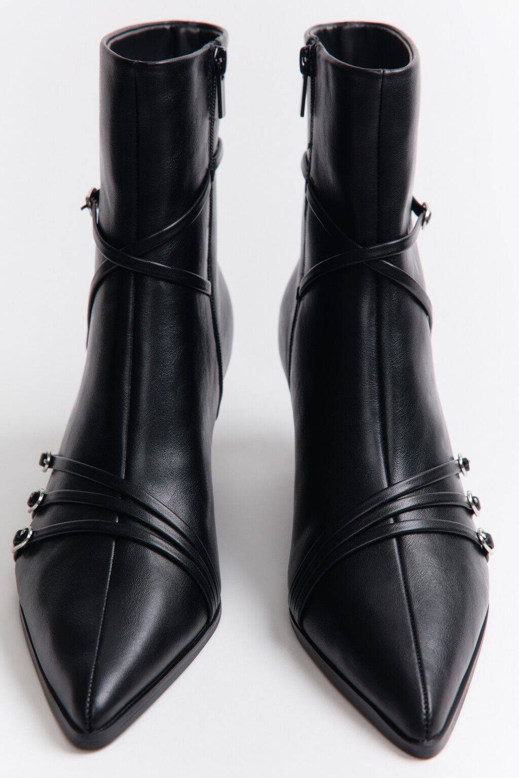 Ботильоны с декоративными ремешками - цвет черный - 6