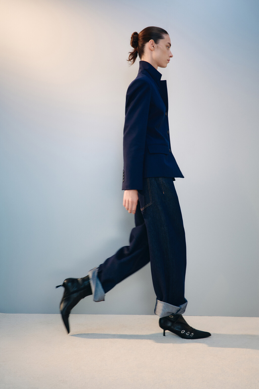 Ботильоны с декоративными ремешками - цвет черный - 3