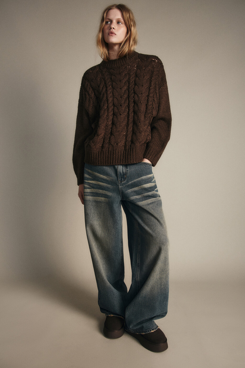 Ботинки-угги из натуральной замши - цвет коричневый - 4