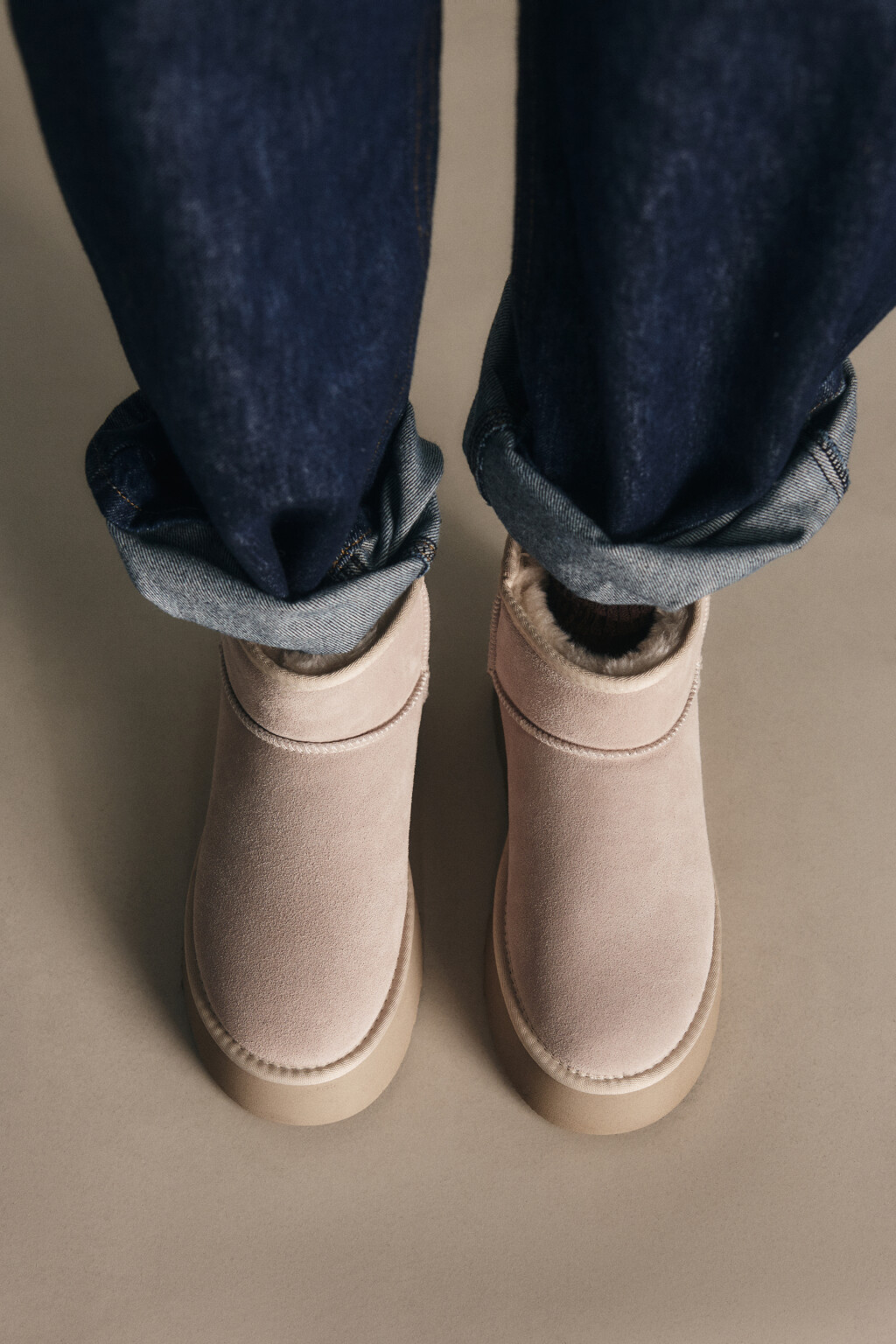 Ботинки-угги из натуральной замши - цвет серый - 3