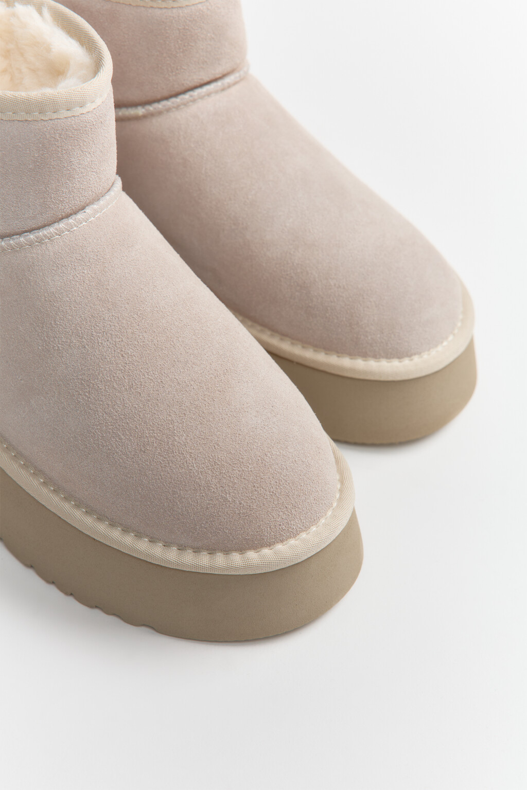 Ботинки-угги из натуральной замши - цвет серый - 10