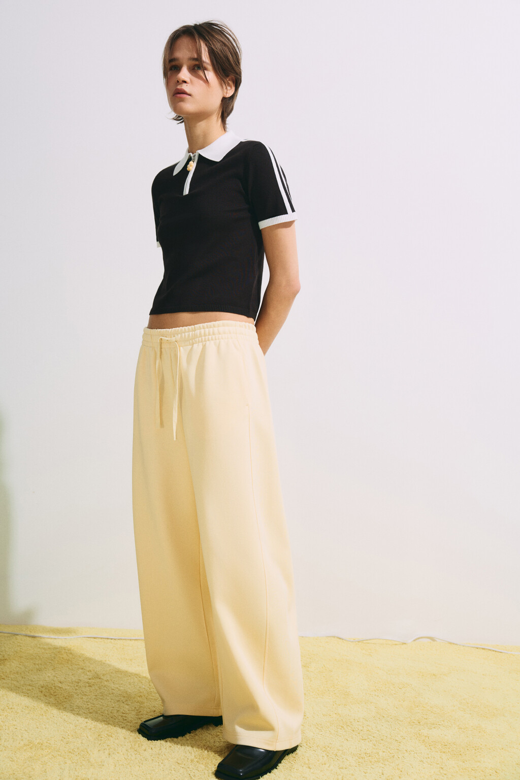 Брюки barrel fit со средней посадкой на завязках - цвет желтый - 2