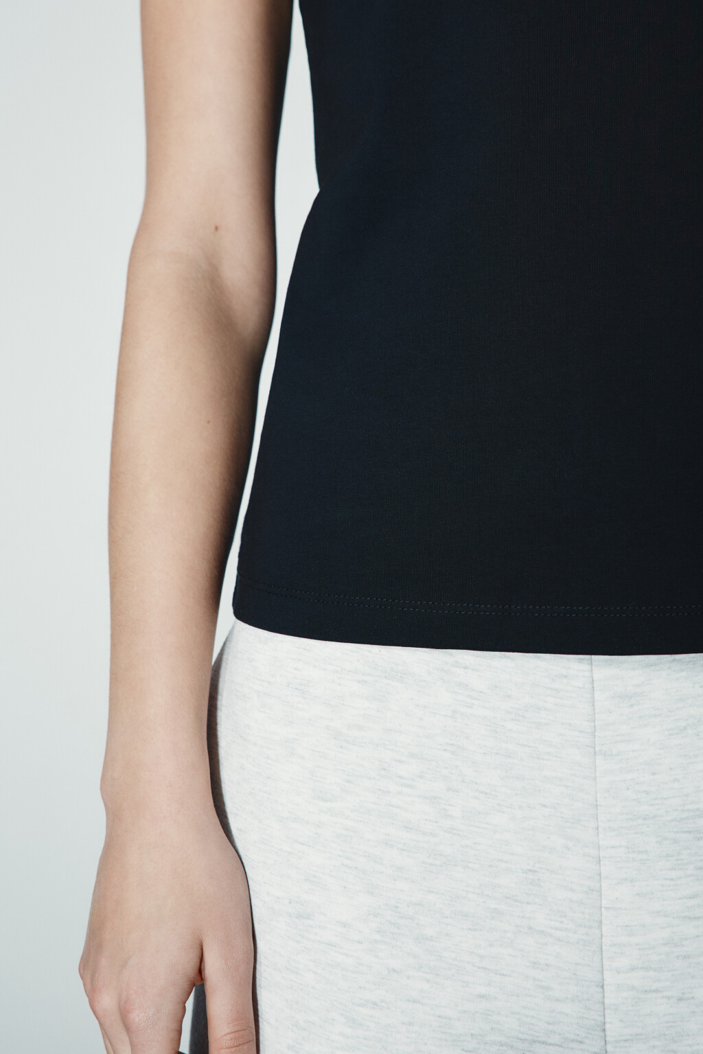 Футболка приталенная с надписью - цвет черный - 6