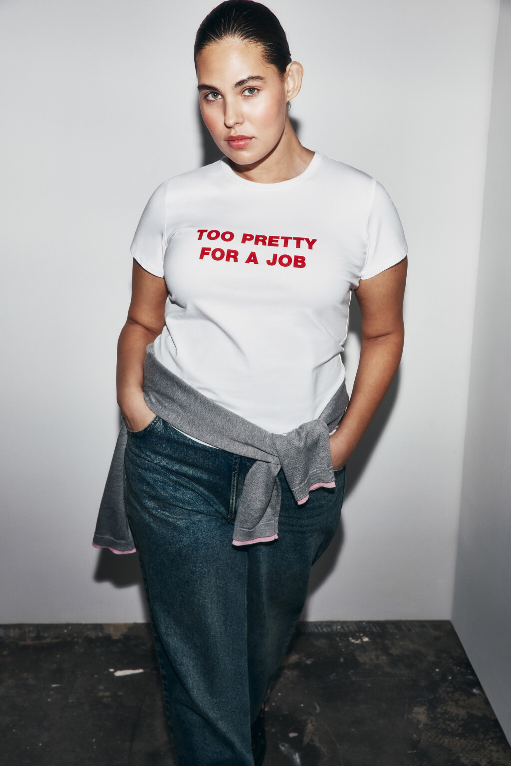 Футболка приталенная с надписью - цвет белый - 2