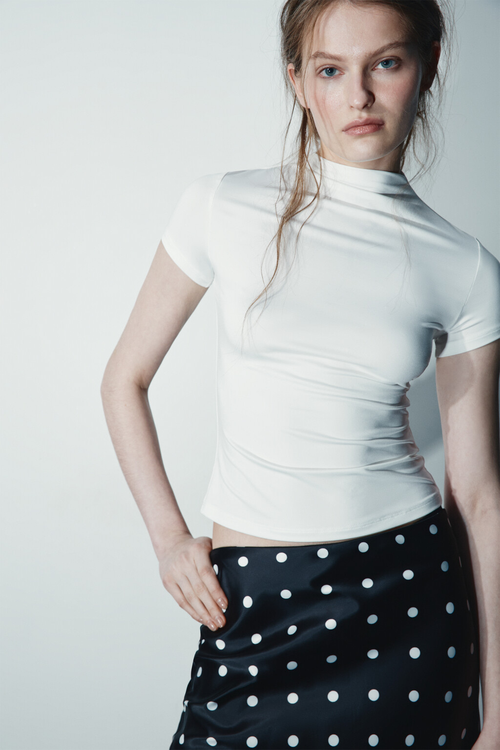 Футболка-топ с воротником стойкой - цвет молочный - 1