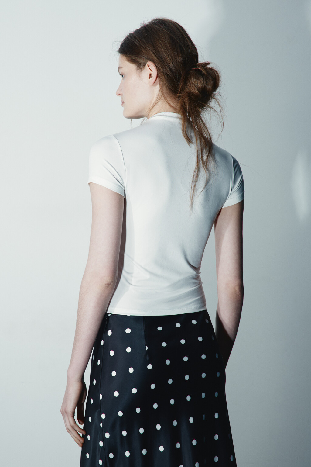 Футболка-топ с воротником стойкой - цвет молочный - 3