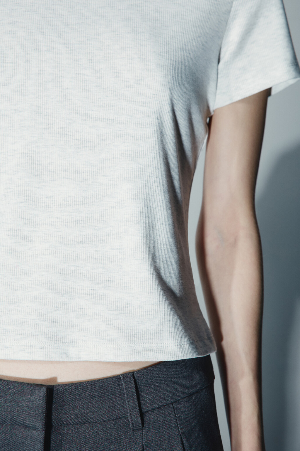 Футболка-топ облегающая - цвет серый - 6