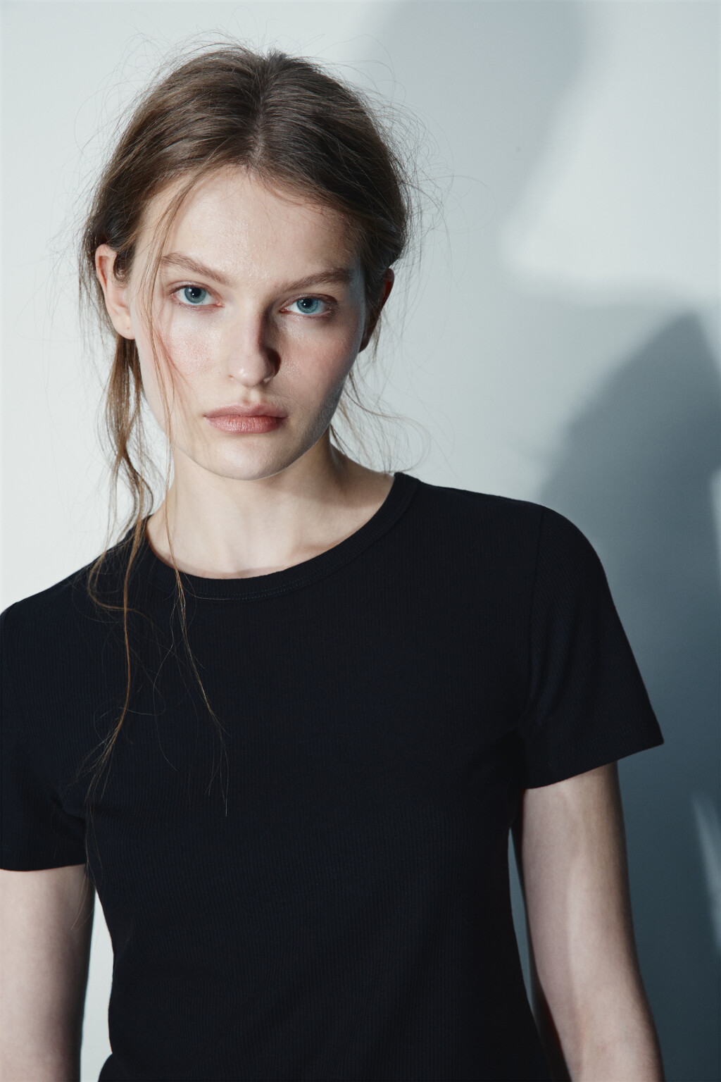 Футболка-топ облегающая - цвет черный - 5