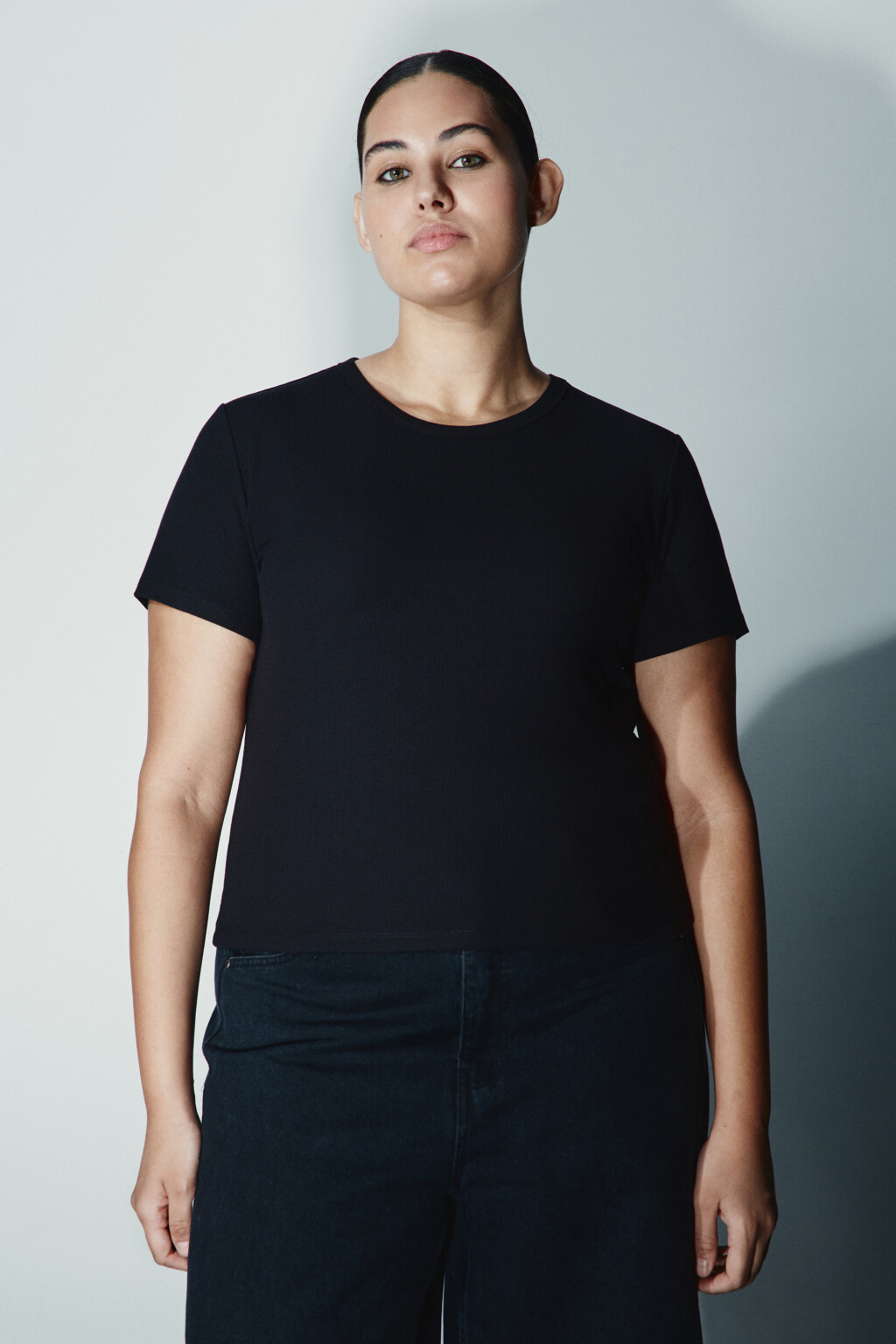 Футболка-топ облегающая - цвет черный - 2