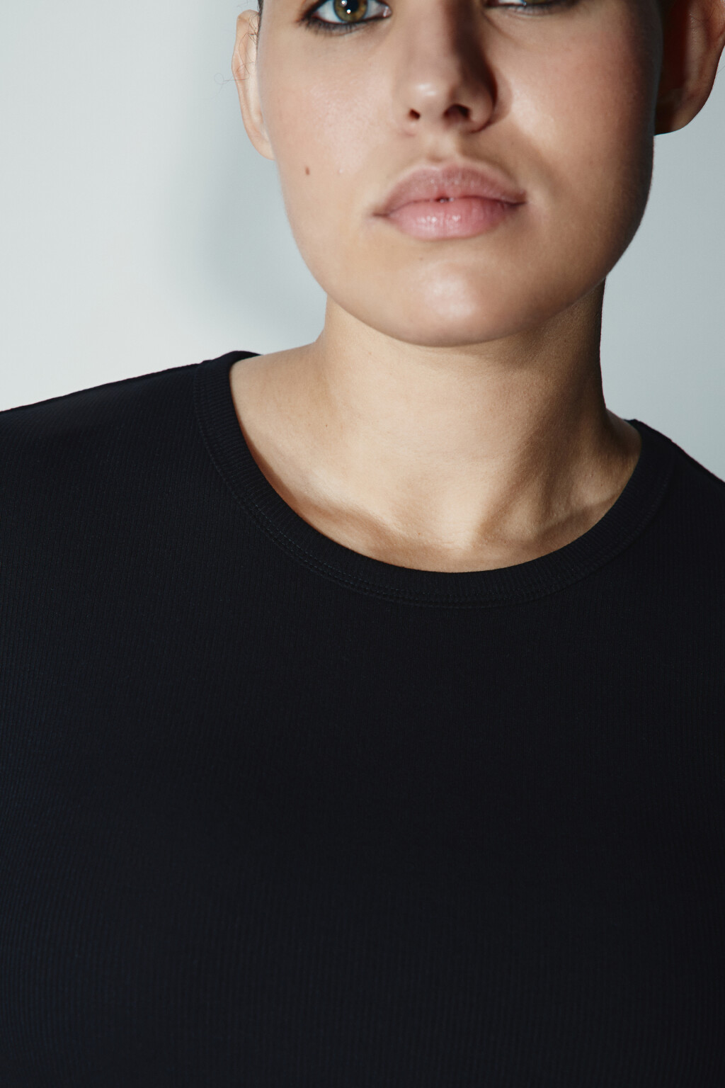 Футболка-топ облегающая - цвет черный - 5