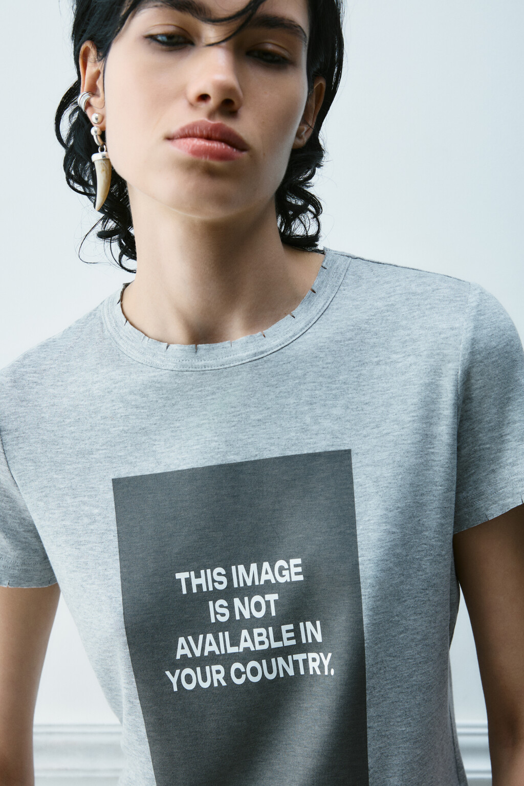 Футболка вискозная с принтом - цвет серый - 5