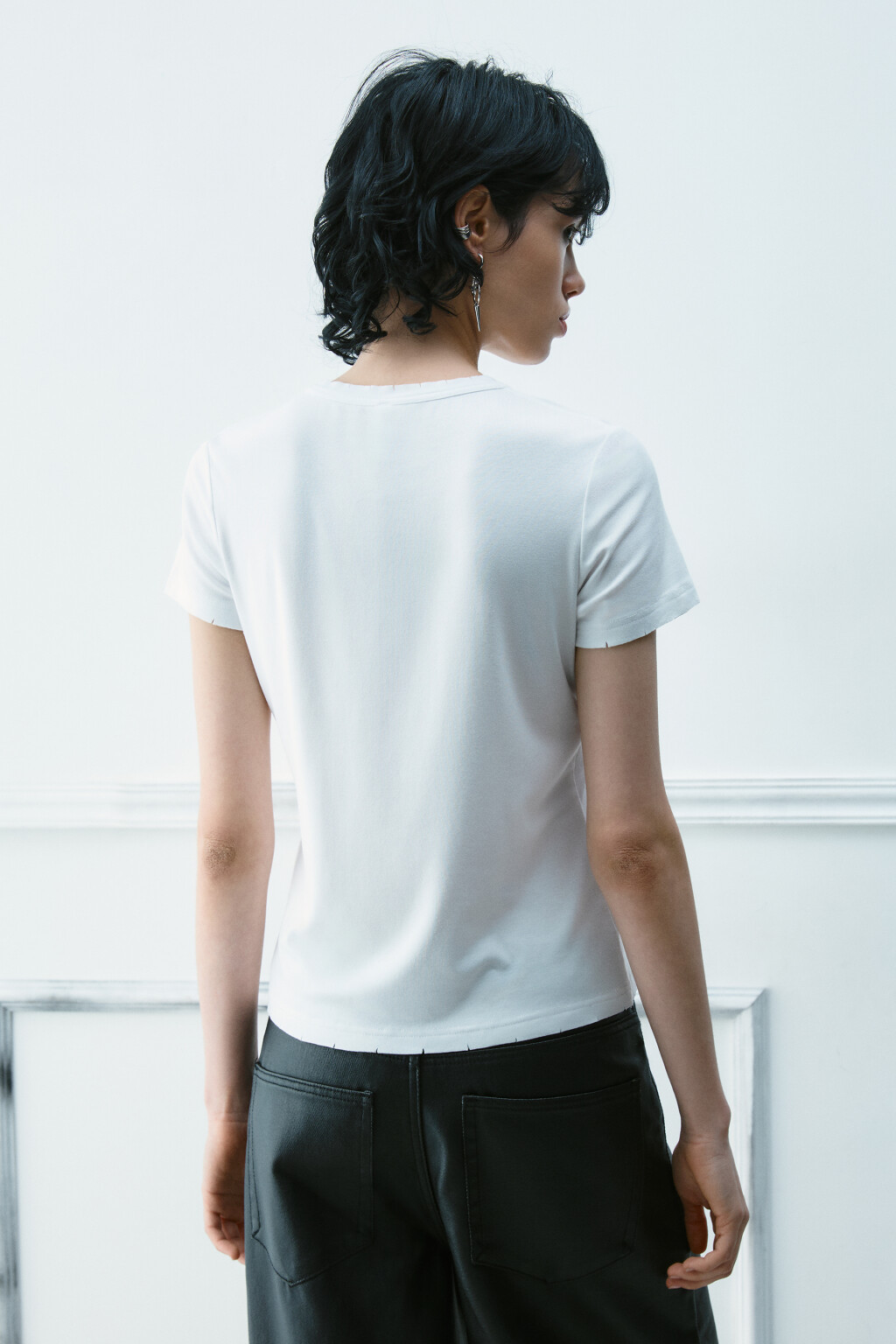 Футболка вискозная с принтом - цвет белый - 4