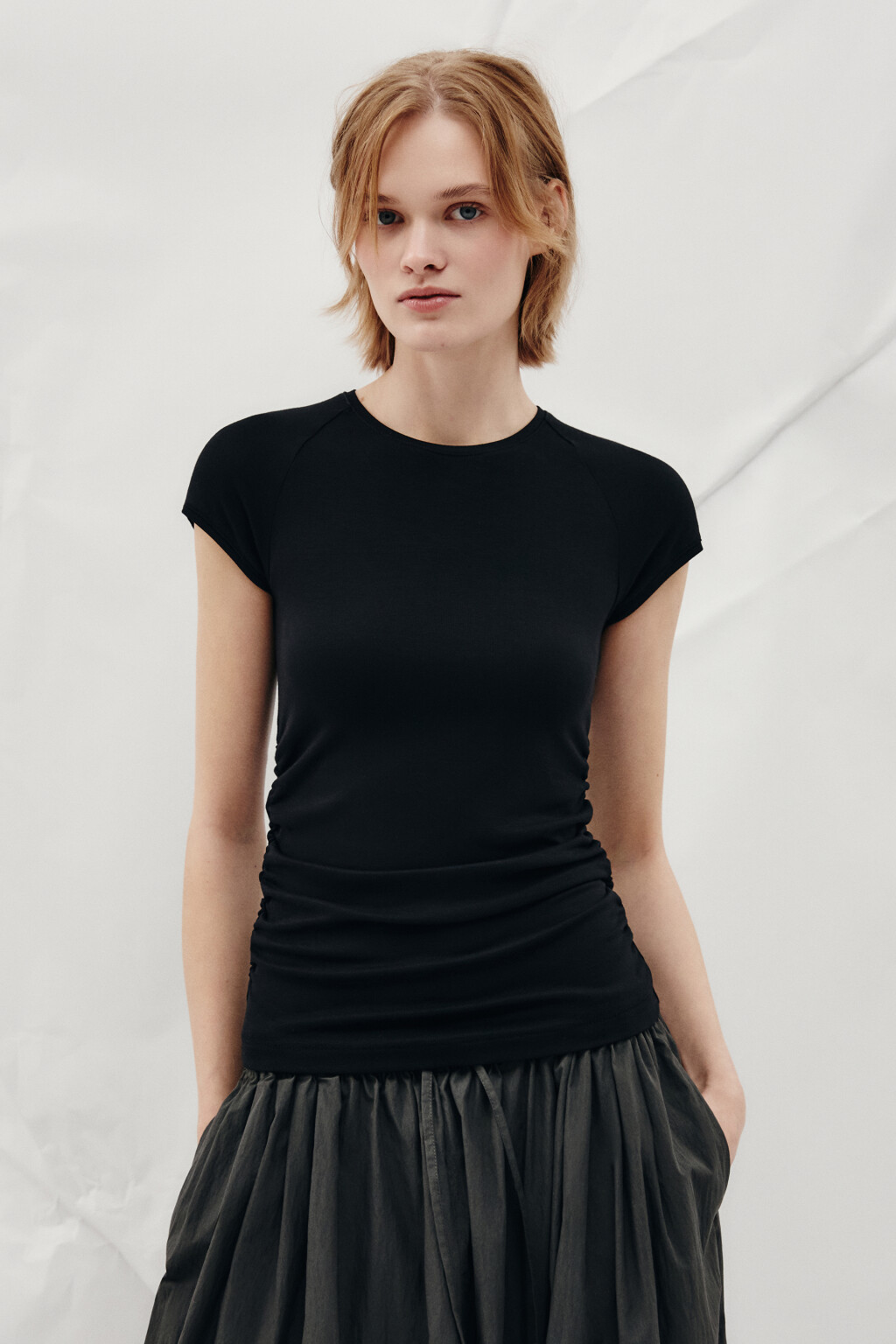 Футболка облегающая из вискозы - цвет черный - 2