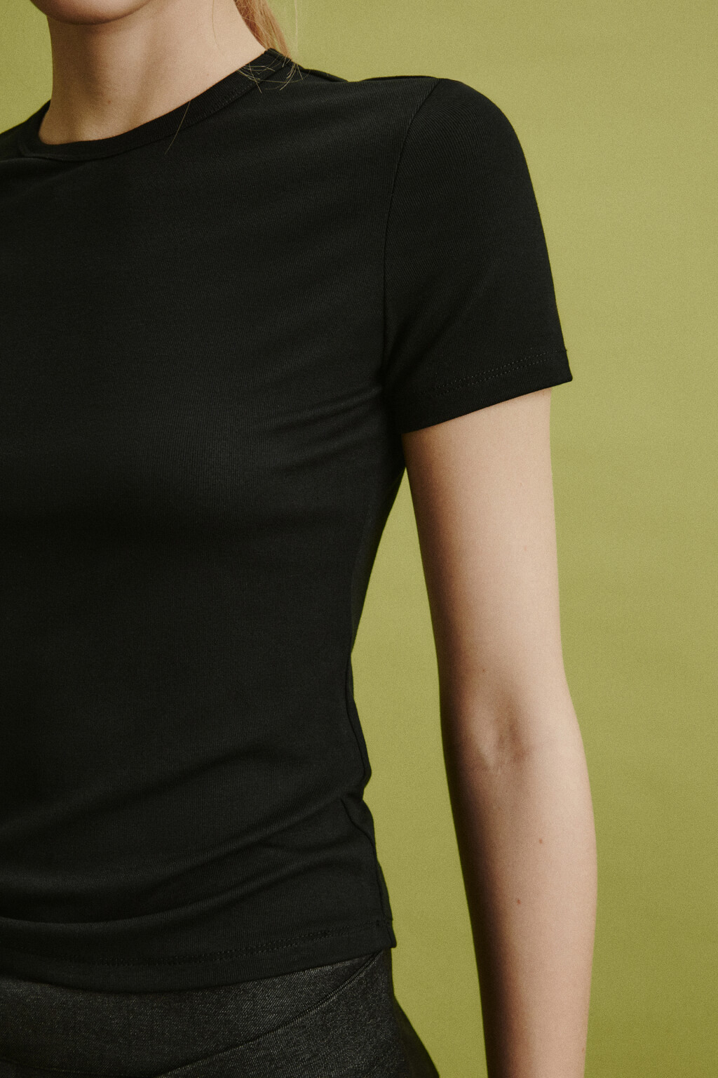 Футболка вискозная облегающая - цвет черный - 6