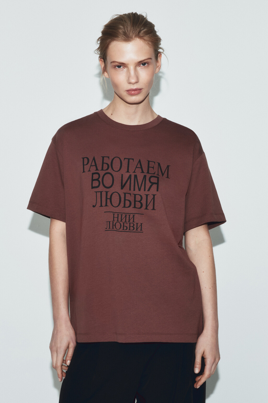 Футболка оверсайз с принтом - цвет коричневый - 5