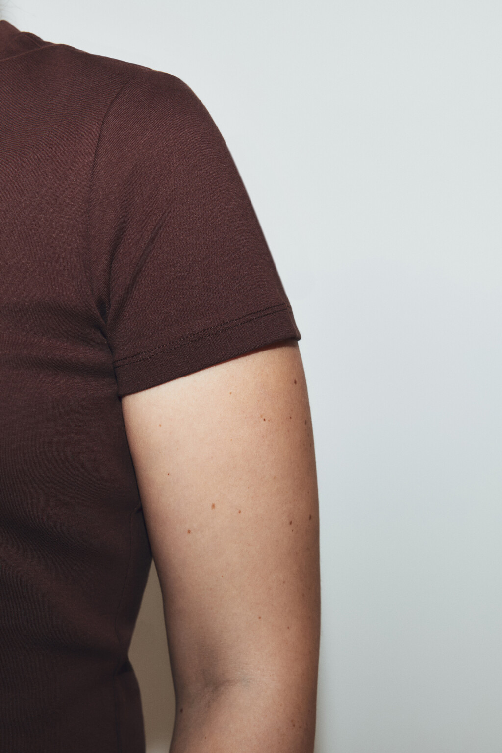 Футболка облегающая с принтом - цвет коричневый - 7