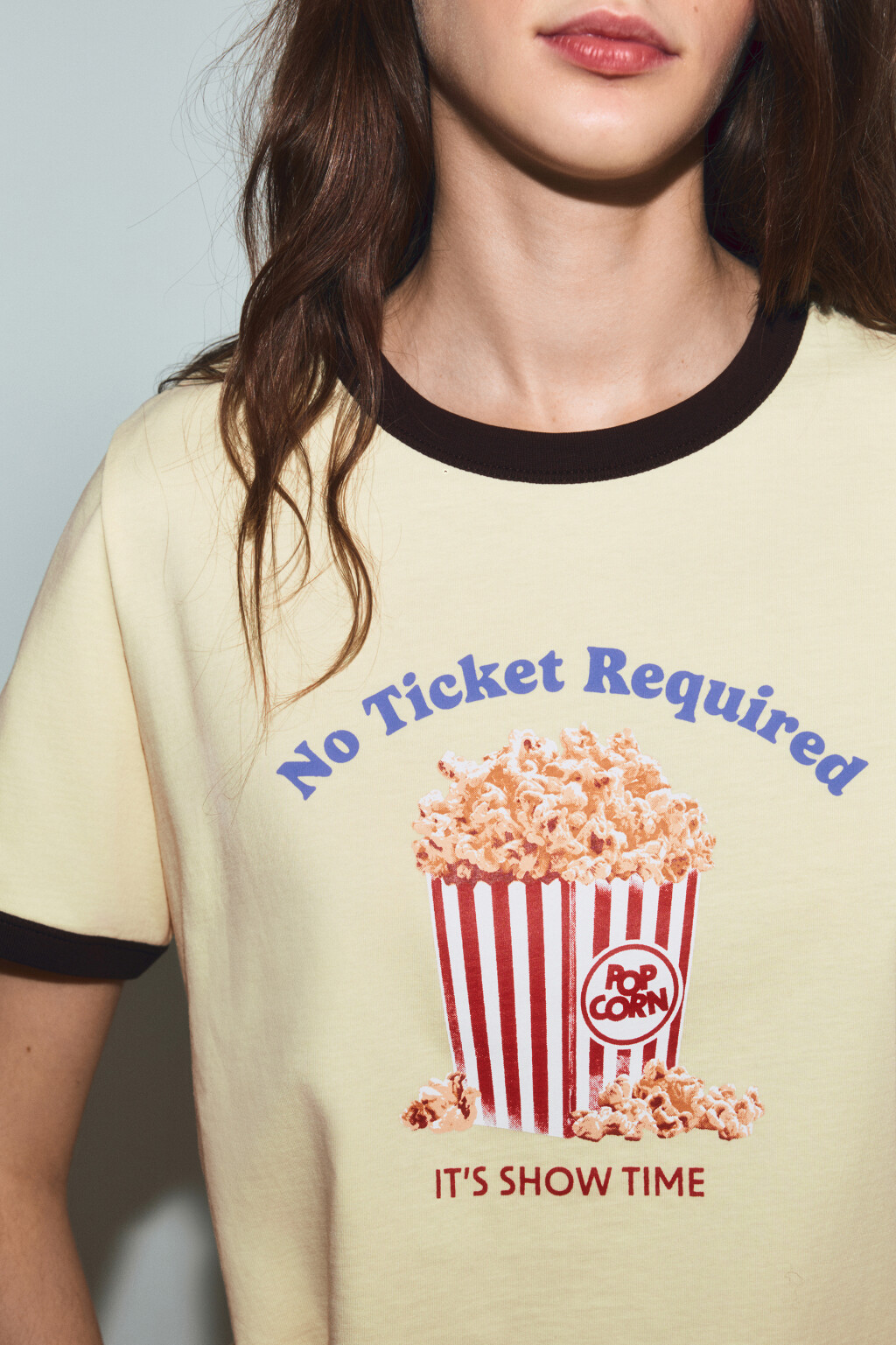 Футболка хлопковая с принтом и контрастным кантом - цвет желтый - 5