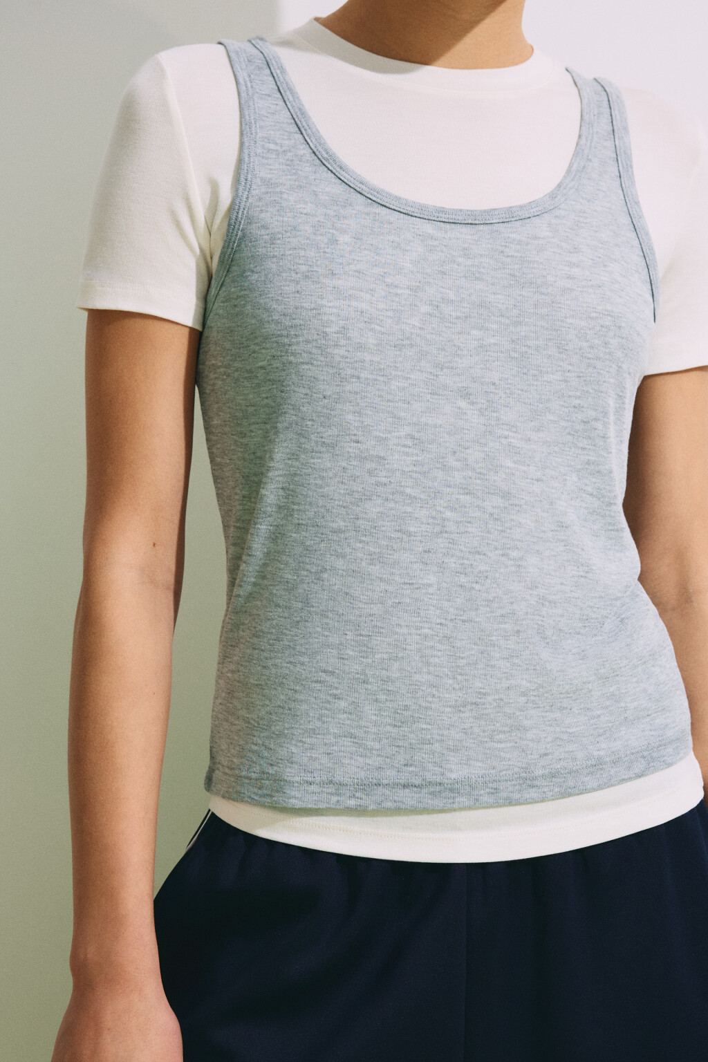 Футболка полуприлегающая с имитацией майки - цвет серый - 6