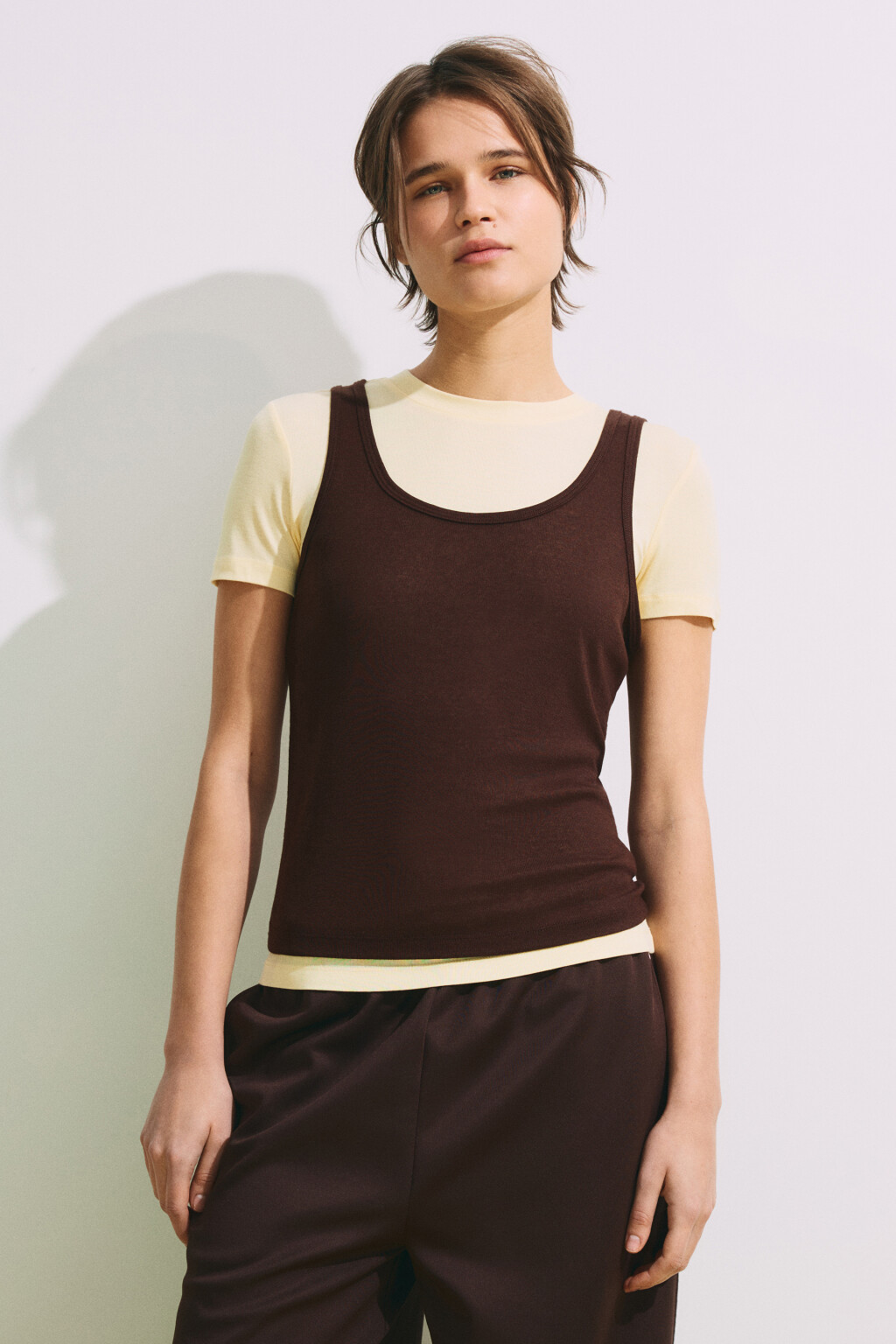 Футболка полуприлегающая с имитацией майки - цвет желтый - 2