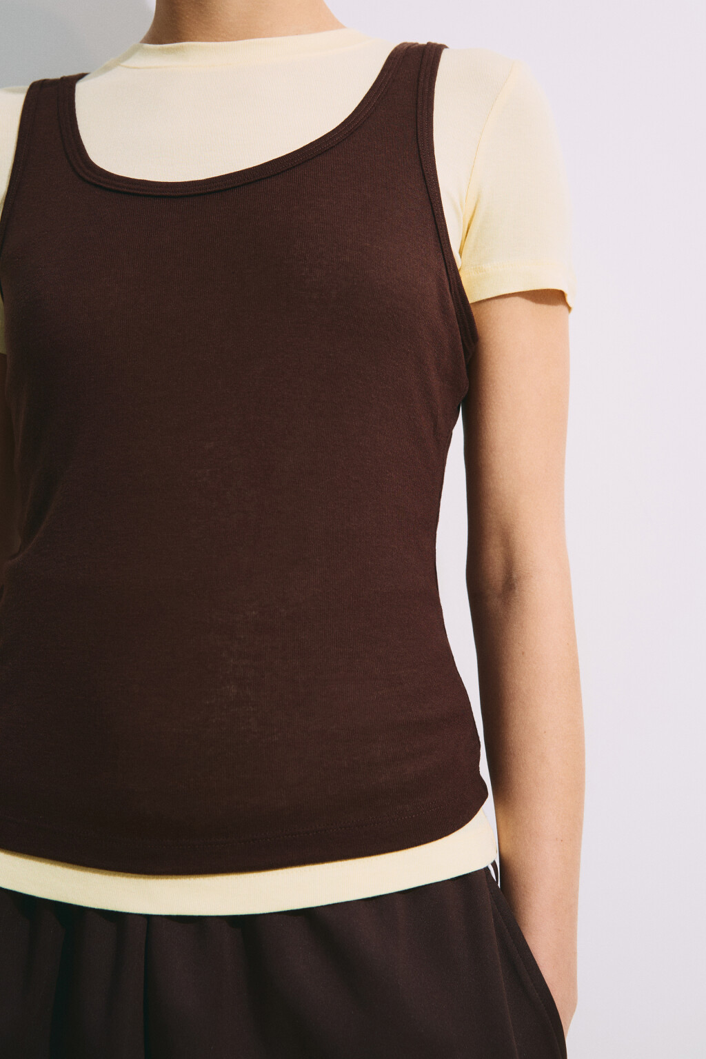 Футболка полуприлегающая с имитацией майки - цвет желтый - 5