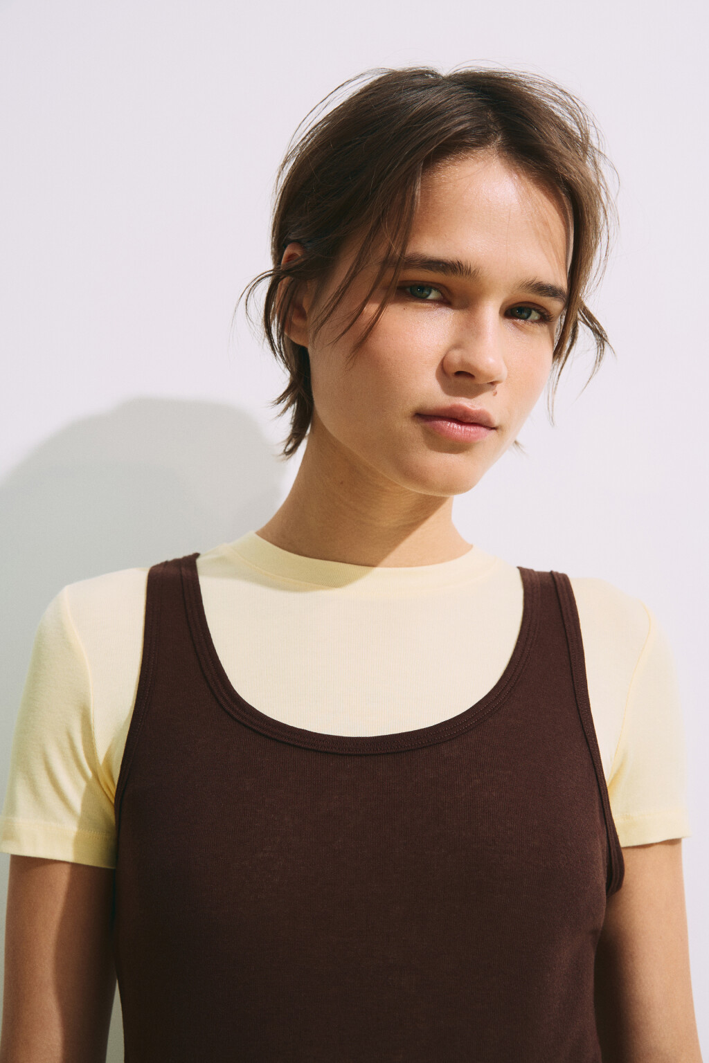 Футболка полуприлегающая с имитацией майки - цвет желтый - 6