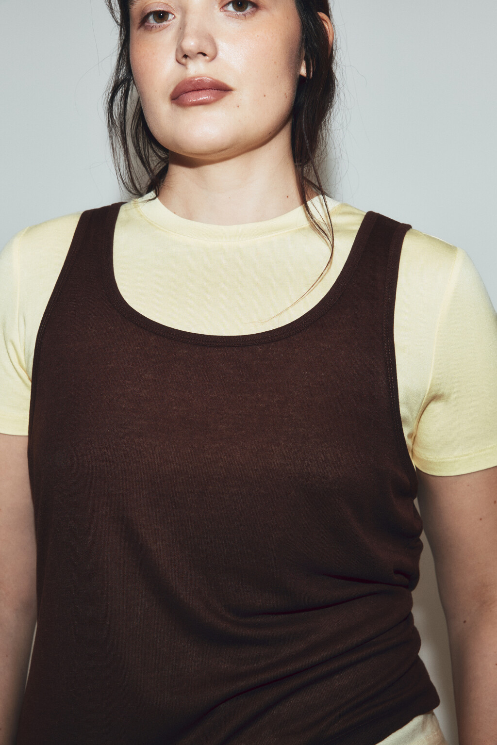 Футболка полуприлегающая с имитацией майки - цвет желтый - 5