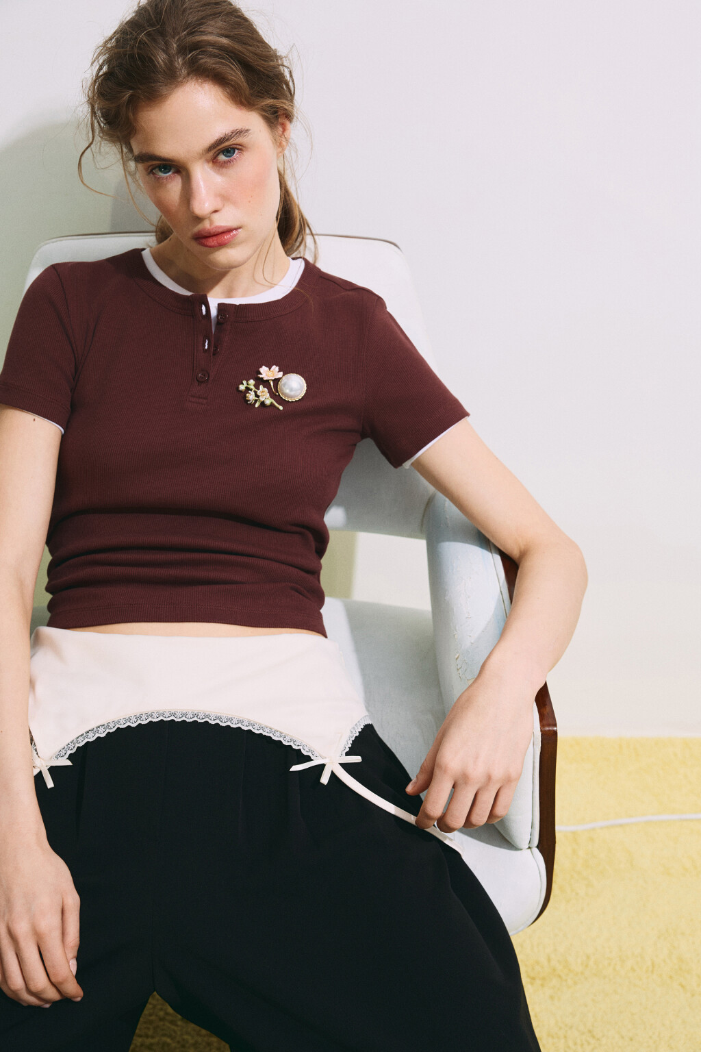 Футболка облегающая в рубчик с планкой - цвет коричневый - 1