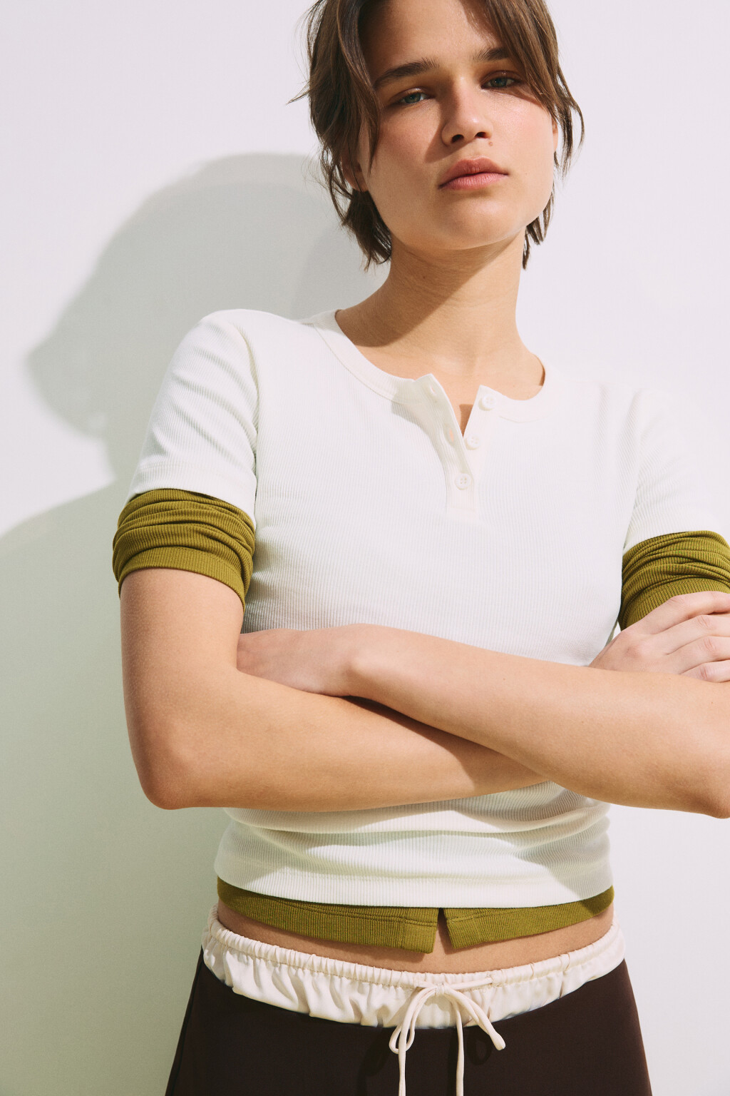 Футболка облегающая в рубчик с планкой - цвет молочный - 1