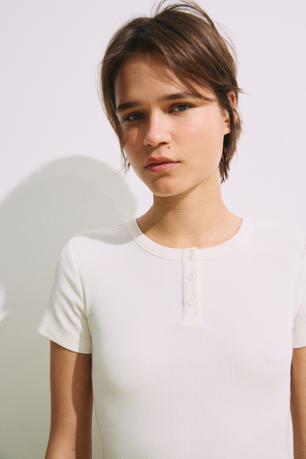 Футболка облегающая в рубчик с планкой - цвет молочный - 5