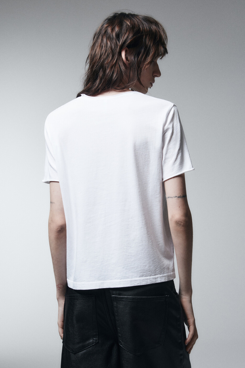 Футболка с вареным эффектом и надписью - цвет белый - 4