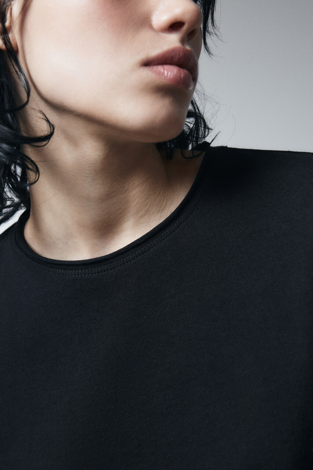 Футболка базовая удлиненная - цвет черный - 5