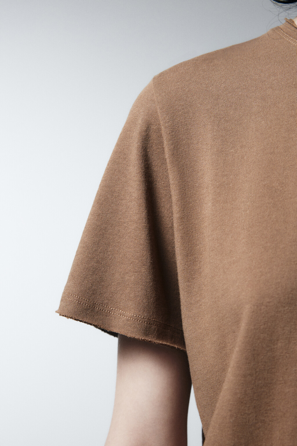 Футболка базовая удлиненная - цвет коричневый - 6