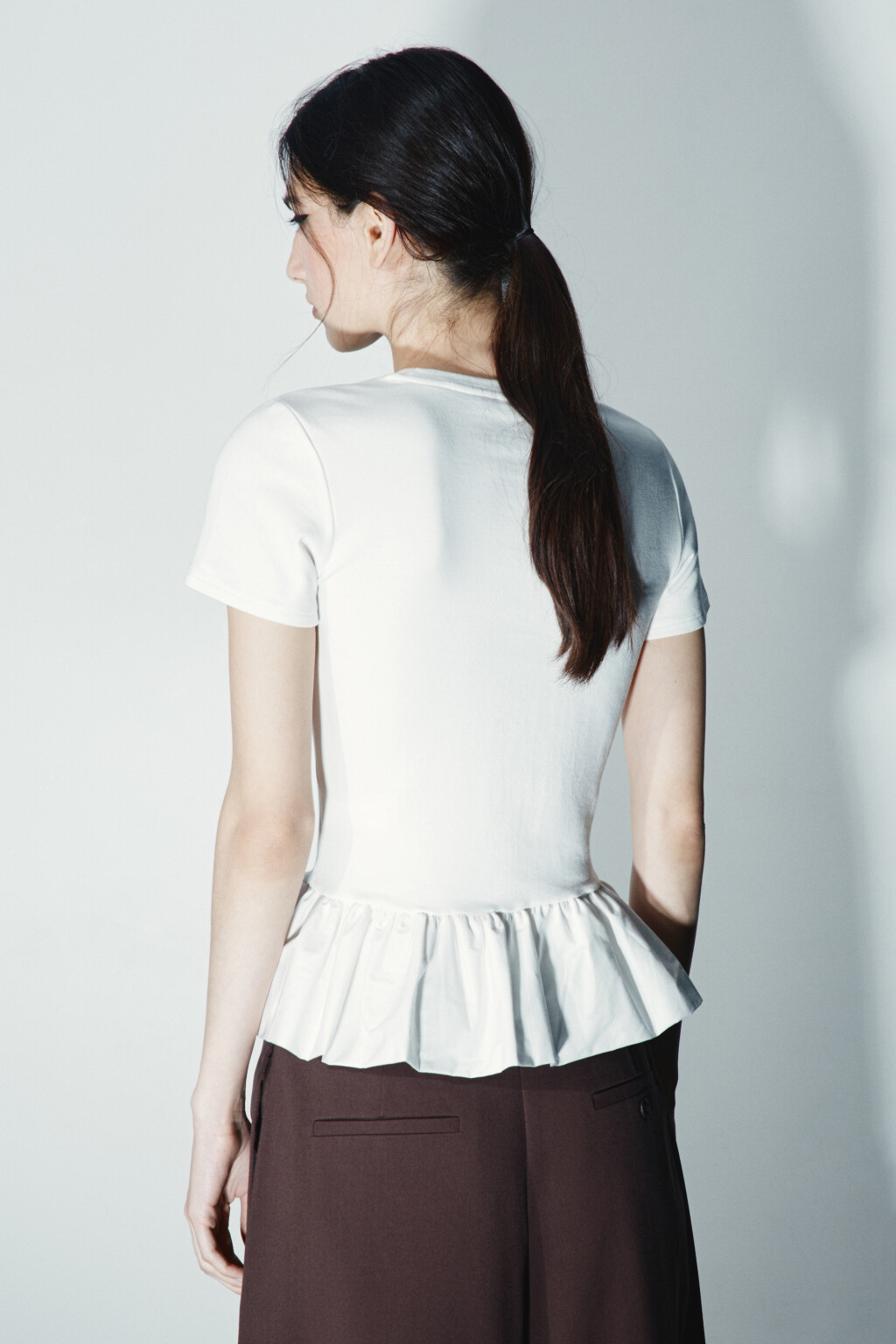 Футболка облегающая с баской - цвет белый - 3