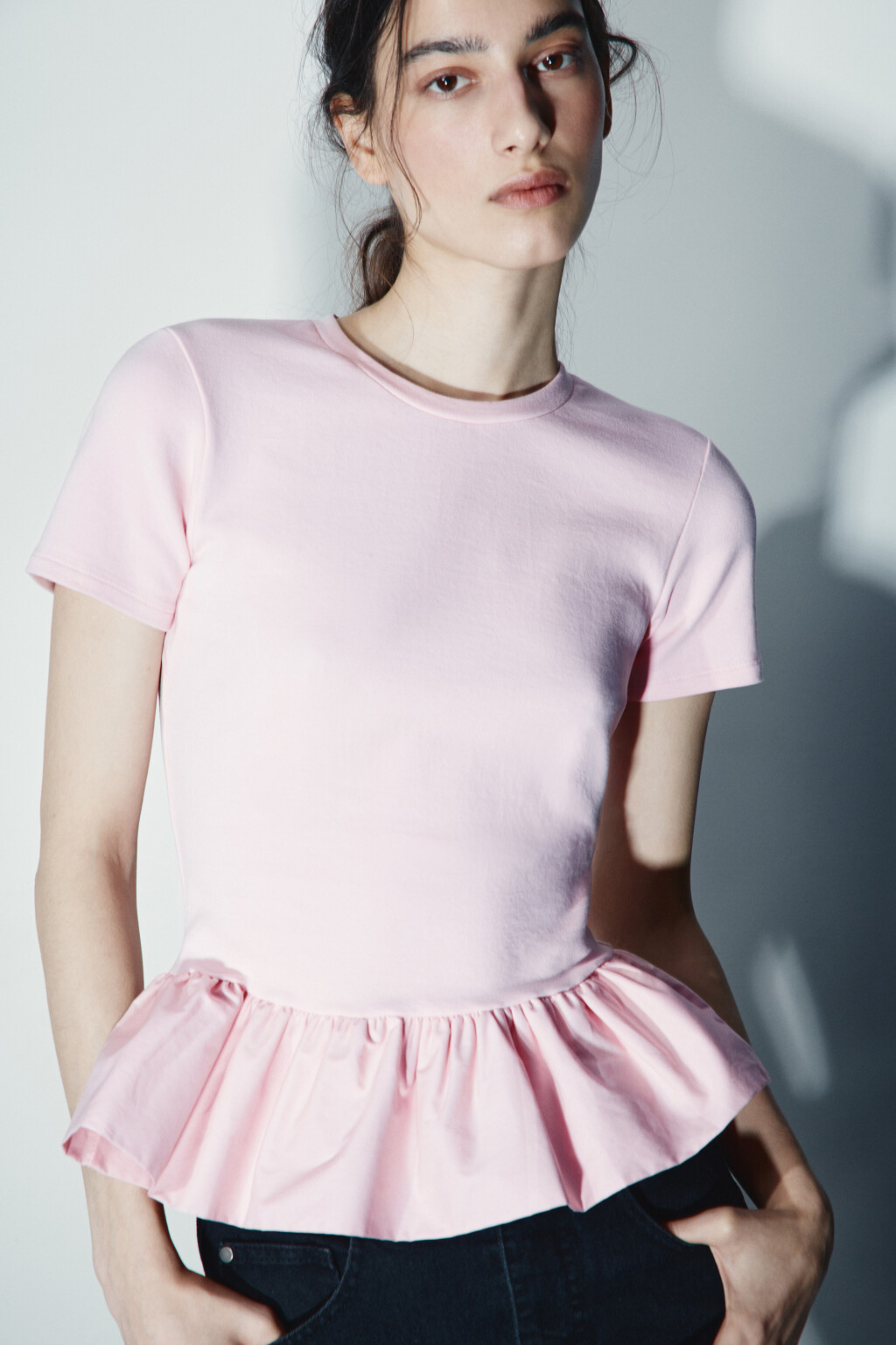 Футболка облегающая с баской - цвет розовый - 1