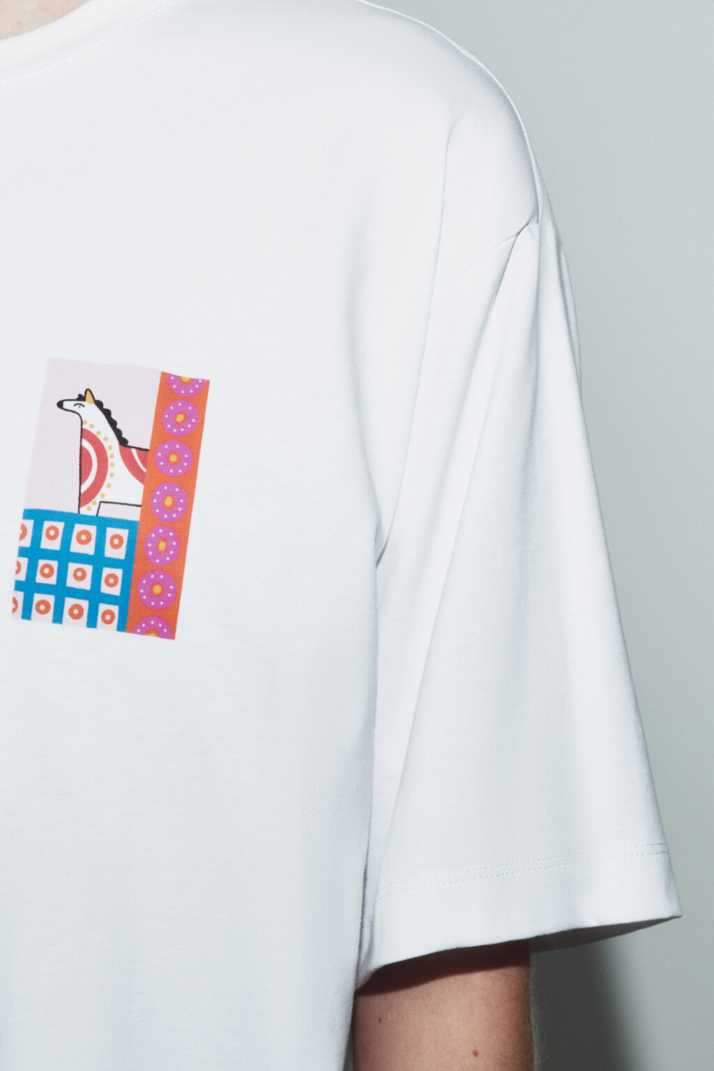 Футболка хлопковая оверсайз с принтом - цвет мультиколор - 6