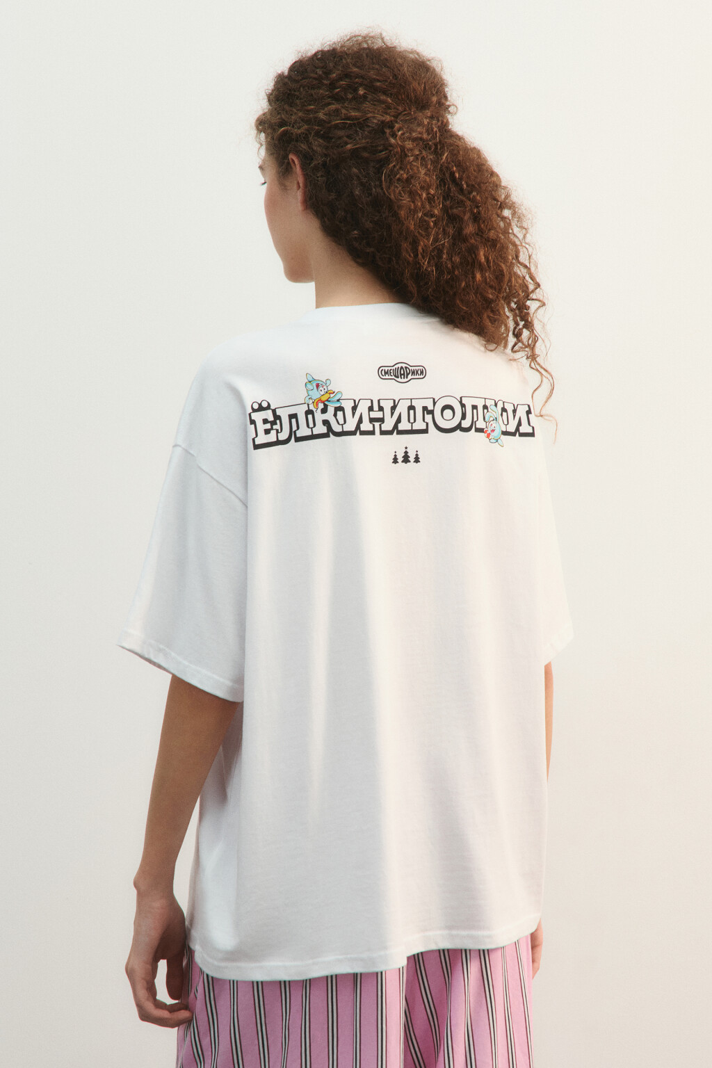 Футболка хлопковая oversize с новогодним принтом - цвет белый - 4