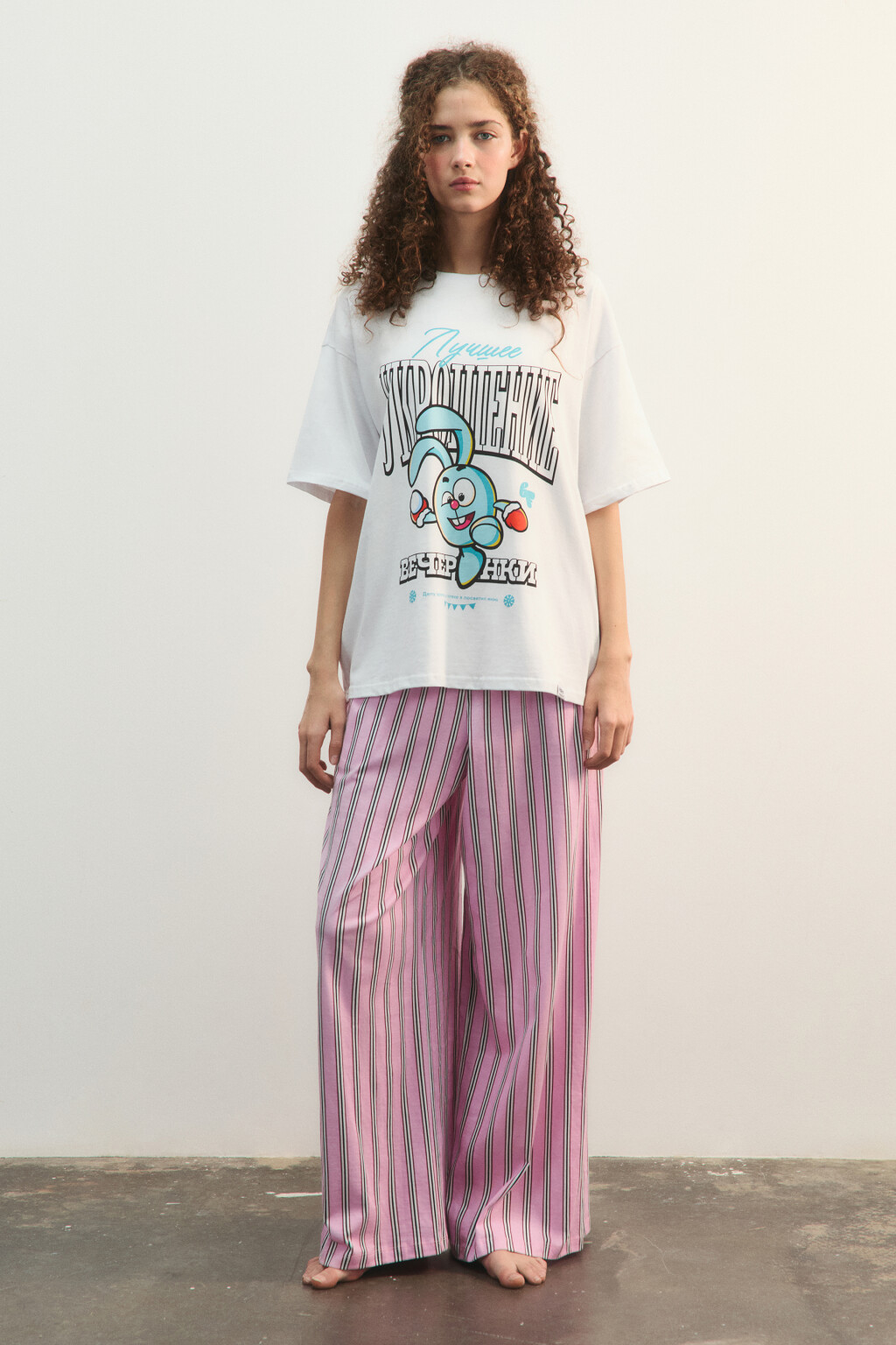 Футболка хлопковая oversize с новогодним принтом - цвет белый - 5