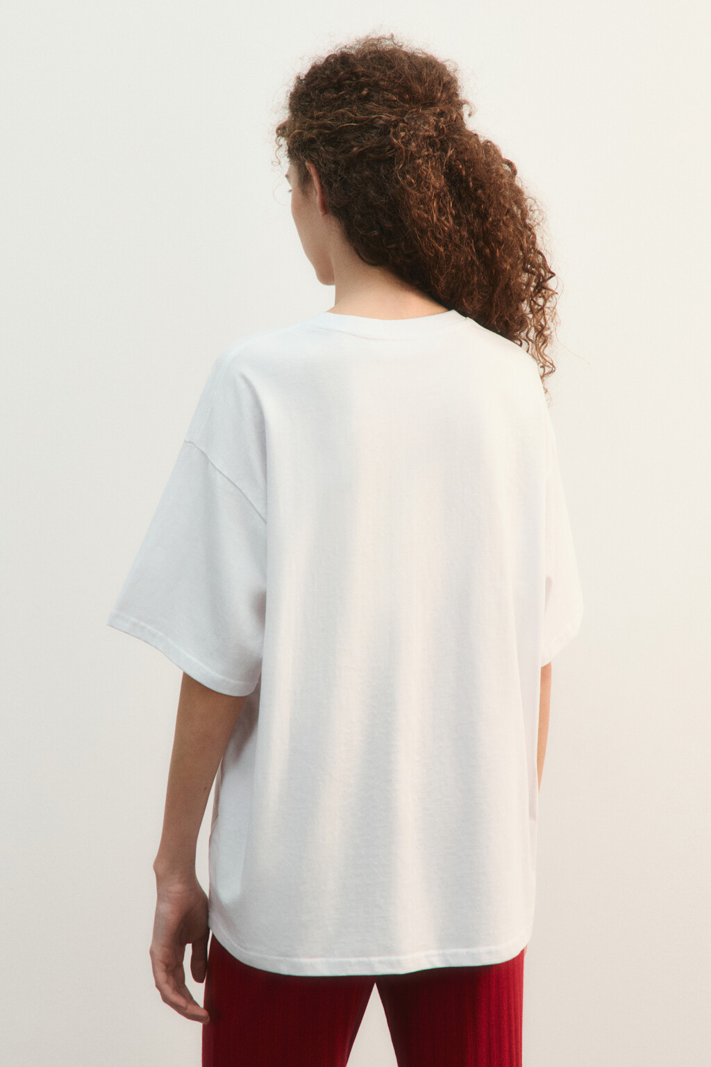 Футболка хлопковая oversize с новогодним принтом - цвет белый - 3