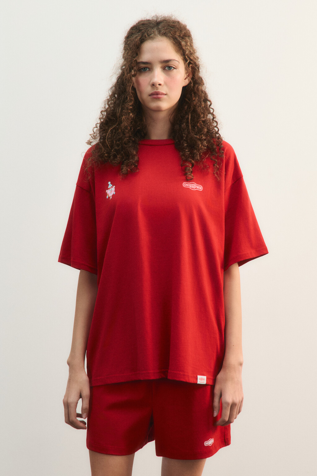 Футболка хлопковая oversize с новогодним принтом - цвет красный - 2