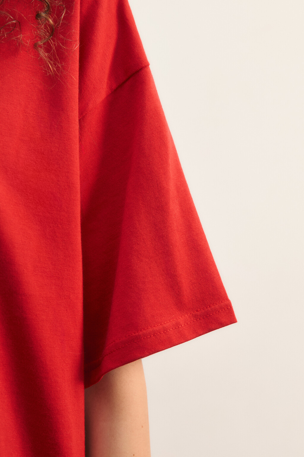 Футболка хлопковая oversize с новогодним принтом - цвет красный - 6