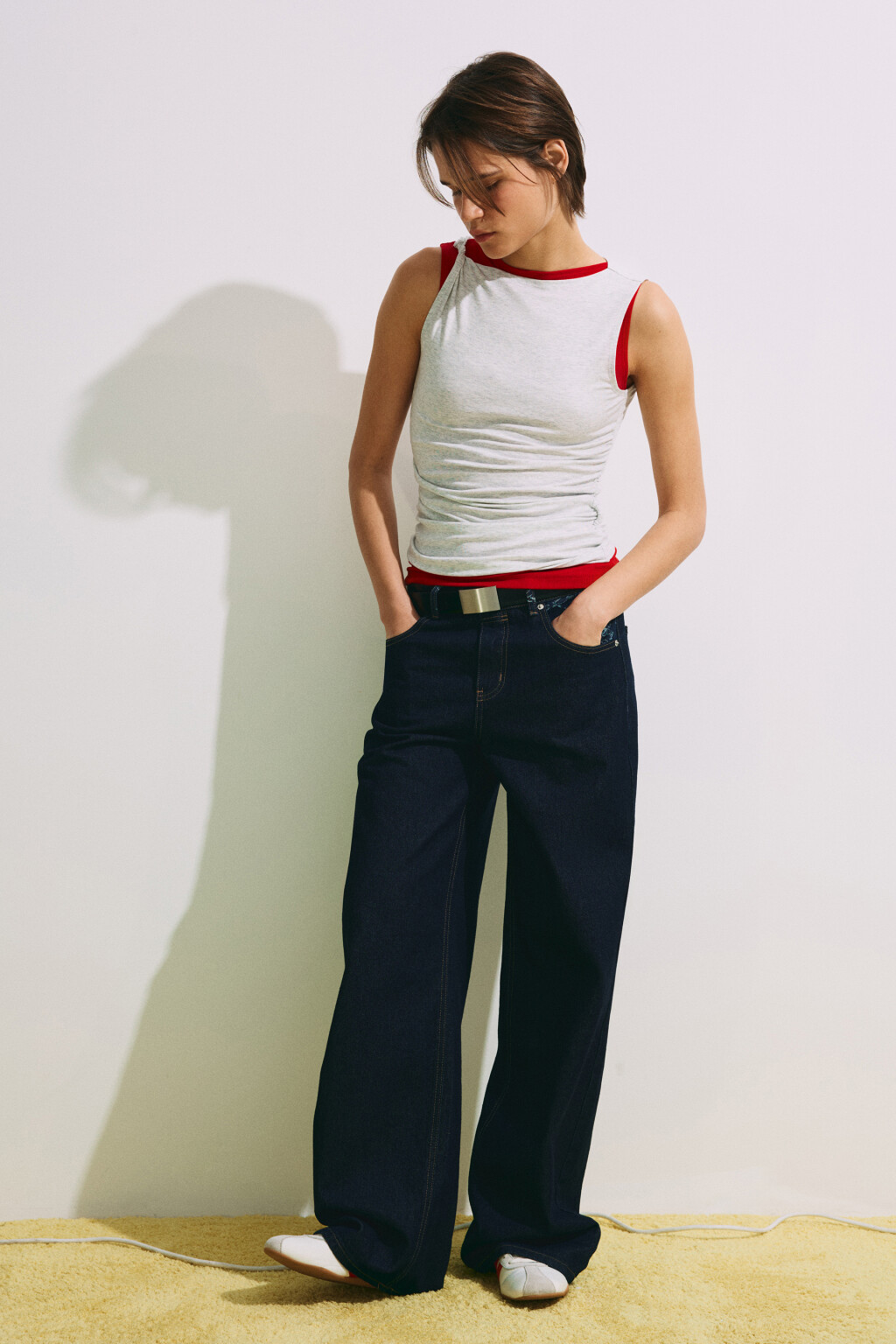 Майка облегающая с драпировками - цвет серый - 4