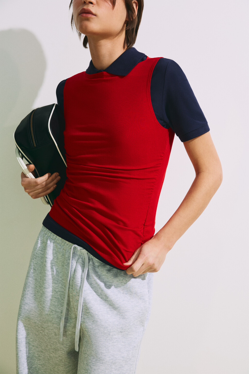 Майка облегающая с драпировками - цвет красный - 2