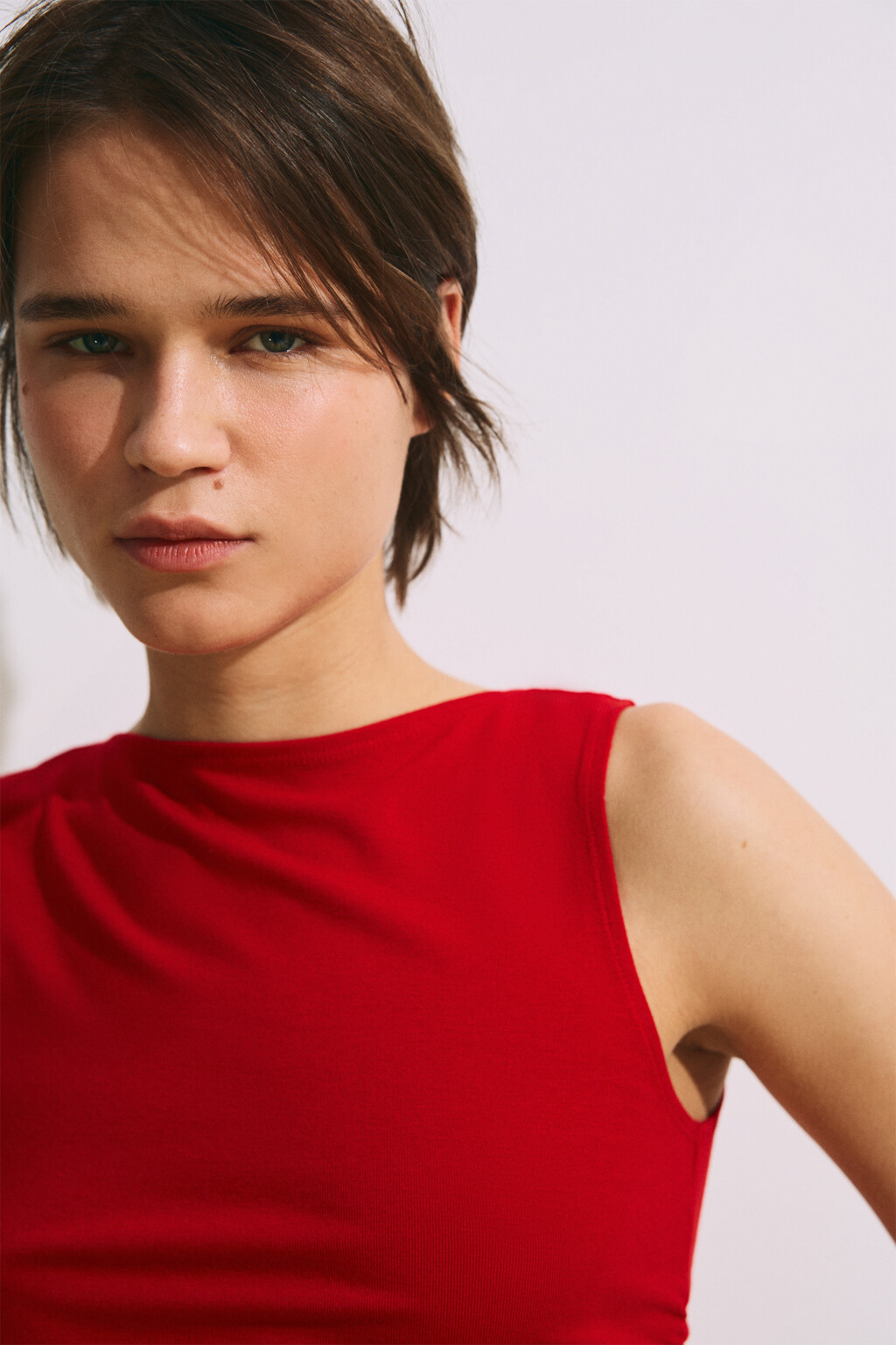 Майка облегающая с драпировками - цвет красный - 6