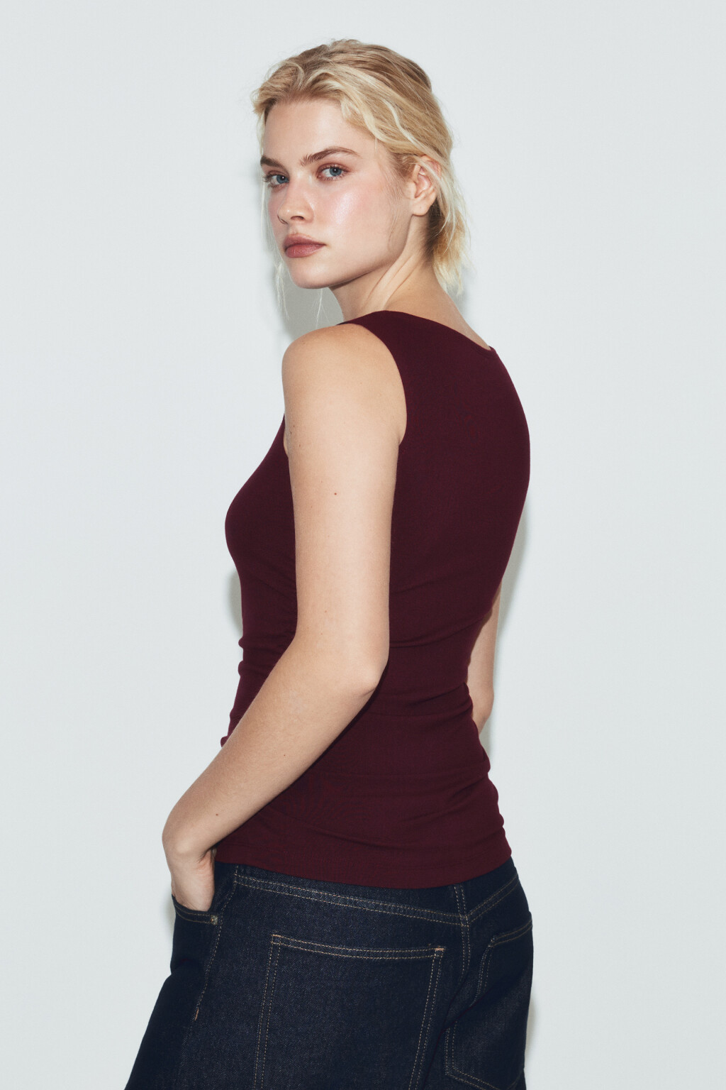 Майка облегающая с драпировками - цвет бордовый - 3
