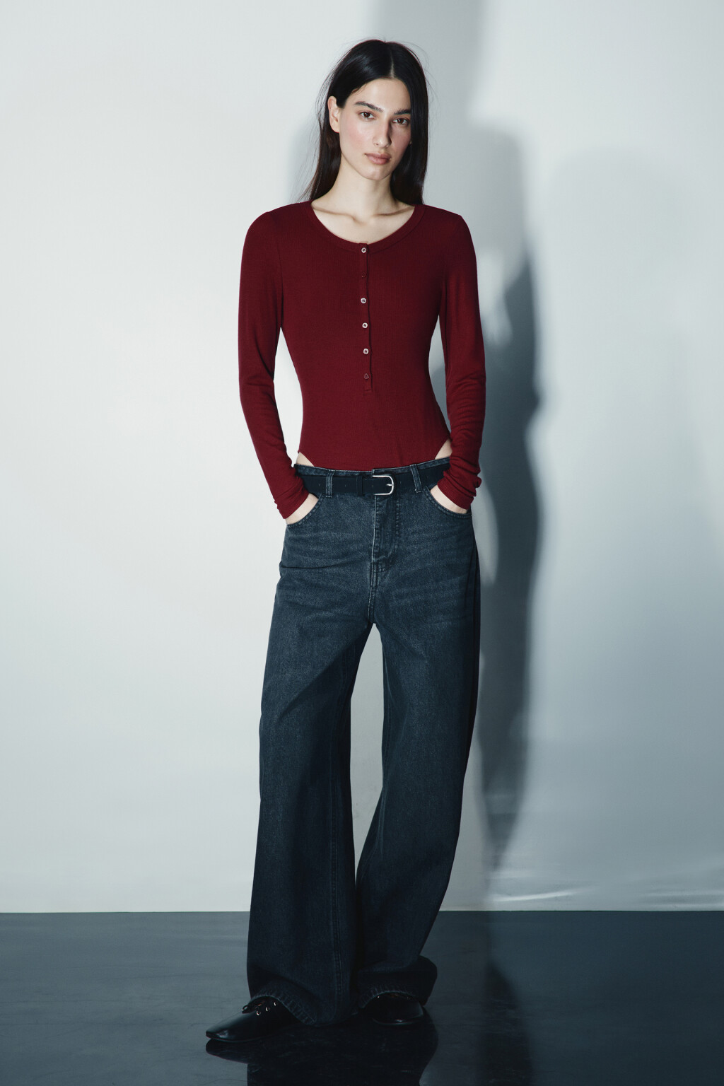 Боди-лонгслив с застежкой на груди - цвет бордовый - 4