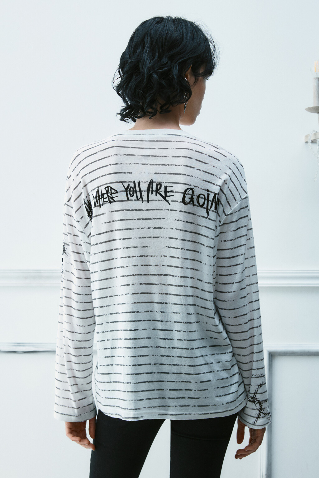 Лонгслив удлиненный с принтом - цвет белый - 3