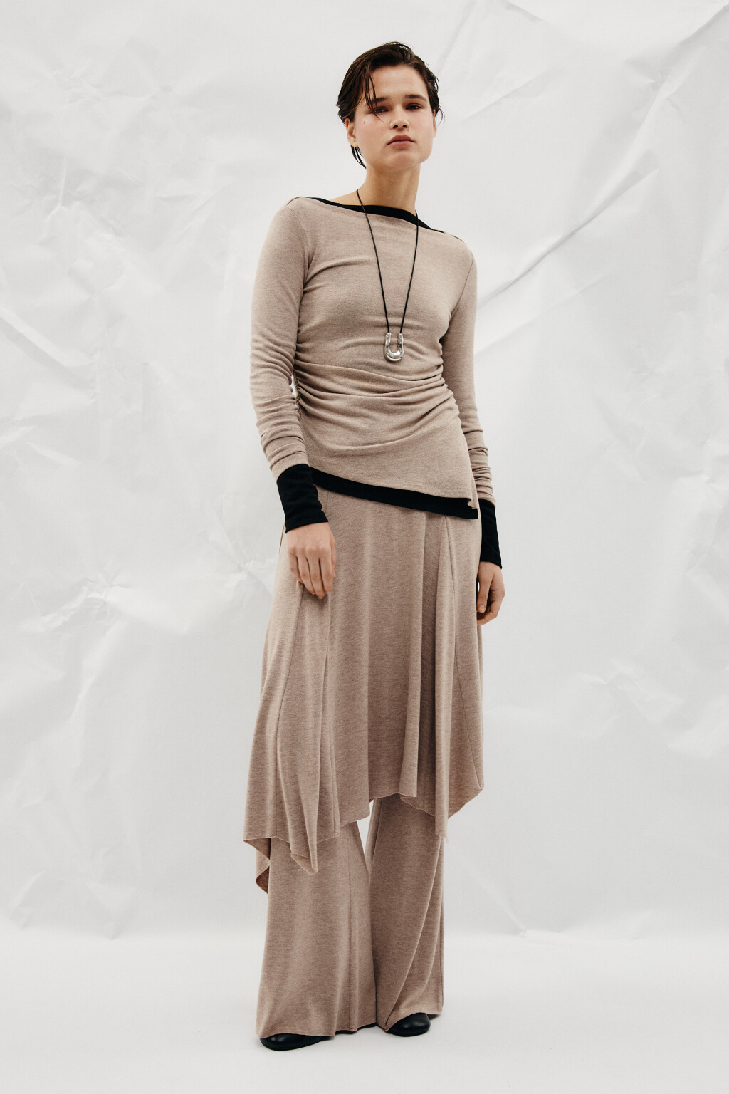 Лонгслив в рубчик с асимметричным низом - цвет бежевый - 5